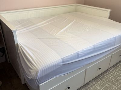 IKEA Hemnes Daybed with Drawers