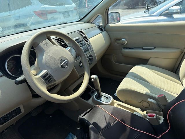 Main image 3