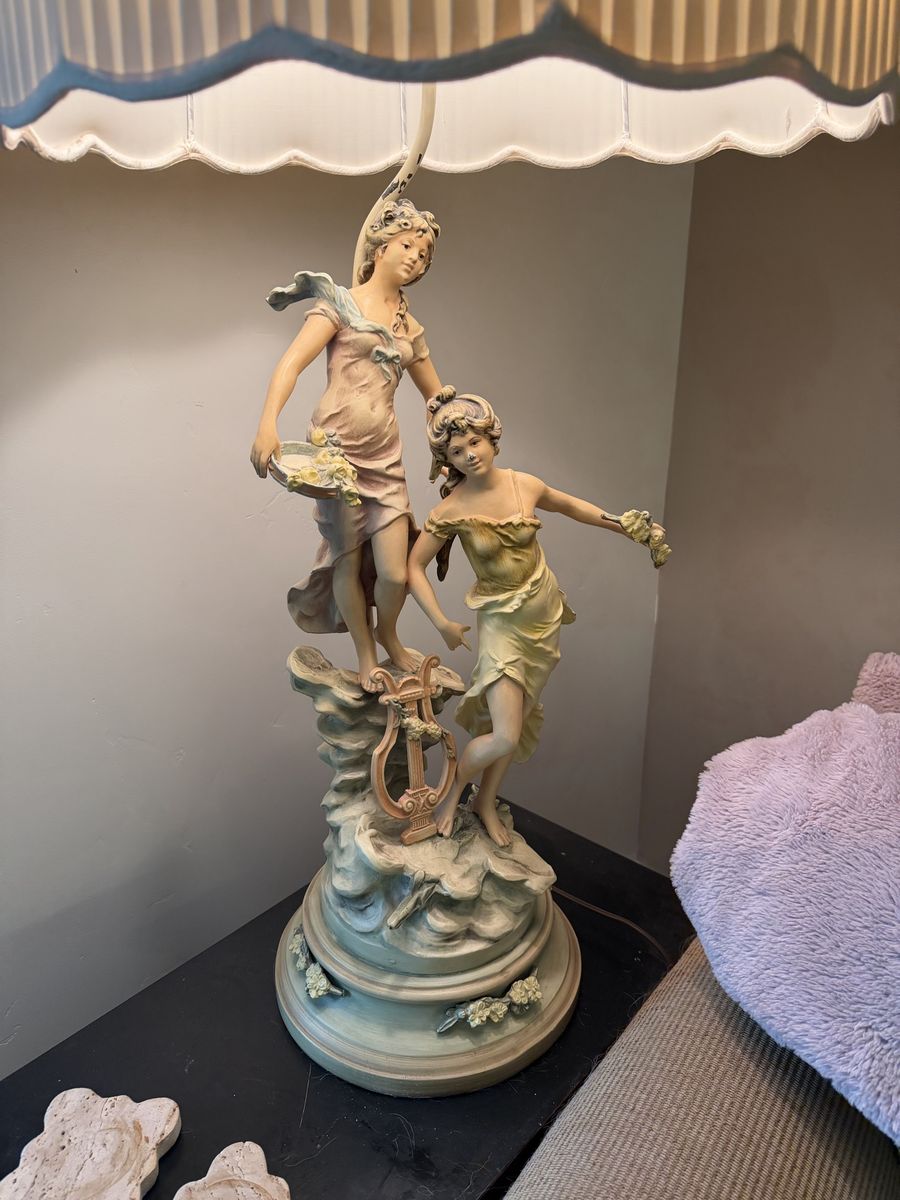Main image 3
