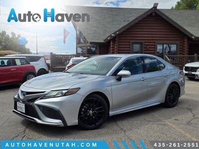 2022 Toyota Camry Hybrid XSE