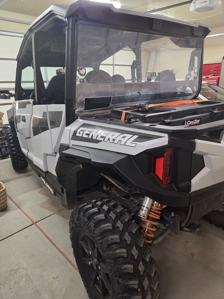 Polaris General XP 1000 4-Seat UTV Side-by-Side year 2022