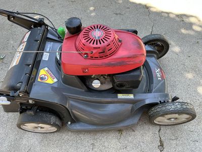 Honda HRX 217HXA 21 inch Self-Propelled Mower – Well maintained, clean, and in great running condition