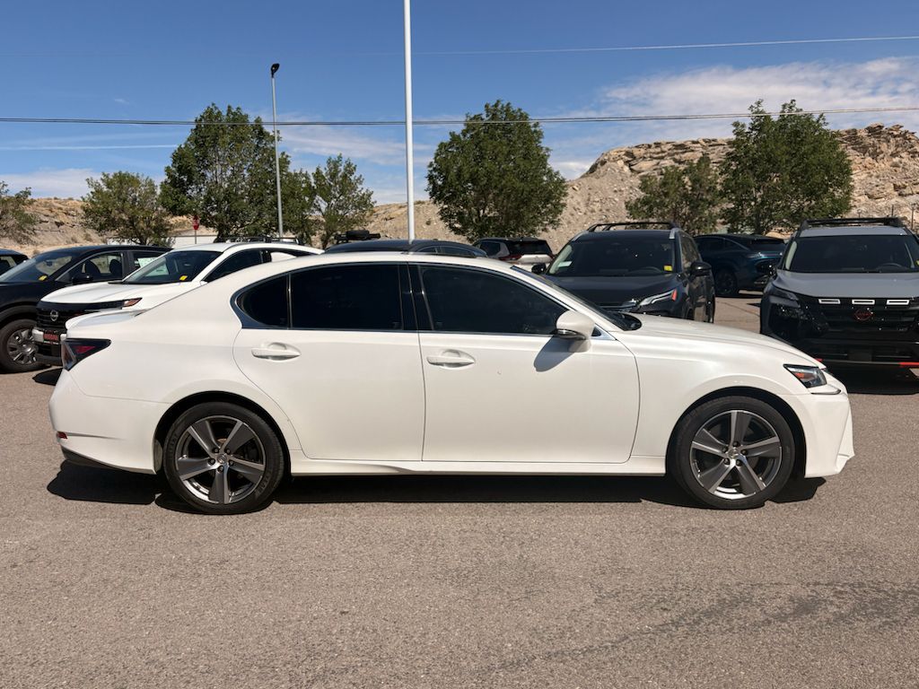Main image 6