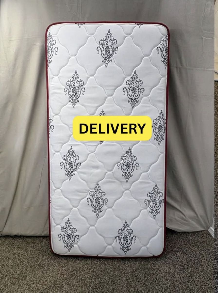 DELIVERY - 9 inch CLEAN Twin Mattress - GREAT CONDITION