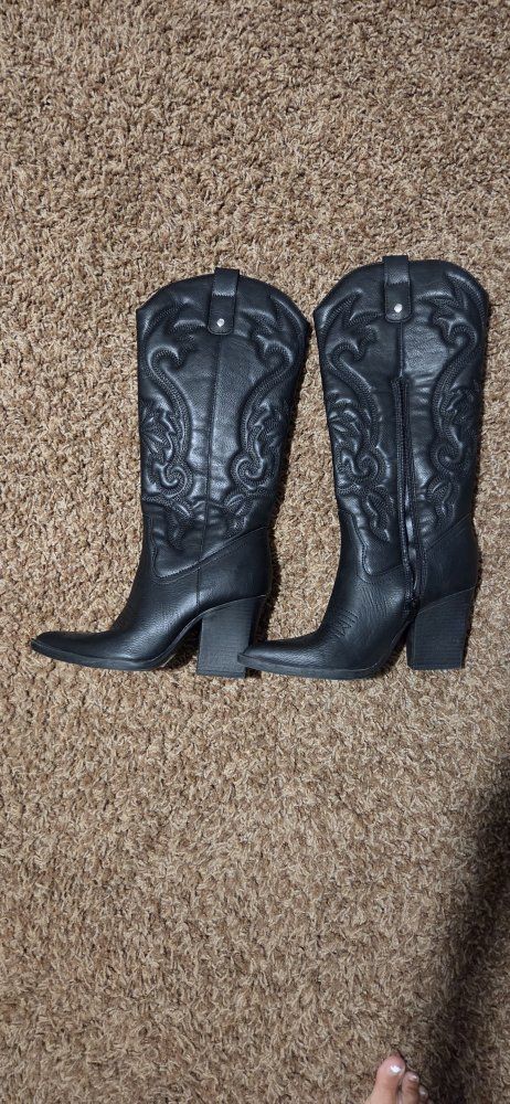 Stylish Black Faux Leather Western Cowgirl Boots - Size 6