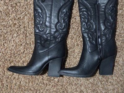 Stylish Black Faux Leather Western Cowgirl Boots - Size 6