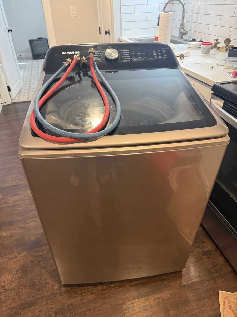 Samsung washing machine - functional but needs service 