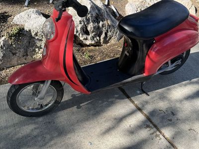 Razor moped