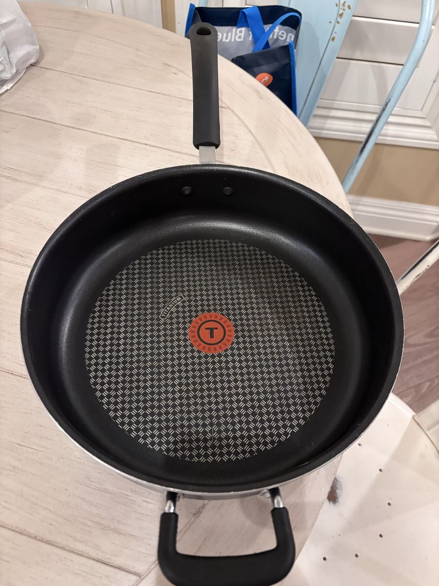 Large Sauté Pan Non-Stick