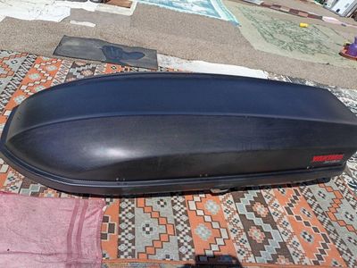 Yakima SkyBox 18 Carbonite Cargo Roof Box Carrier