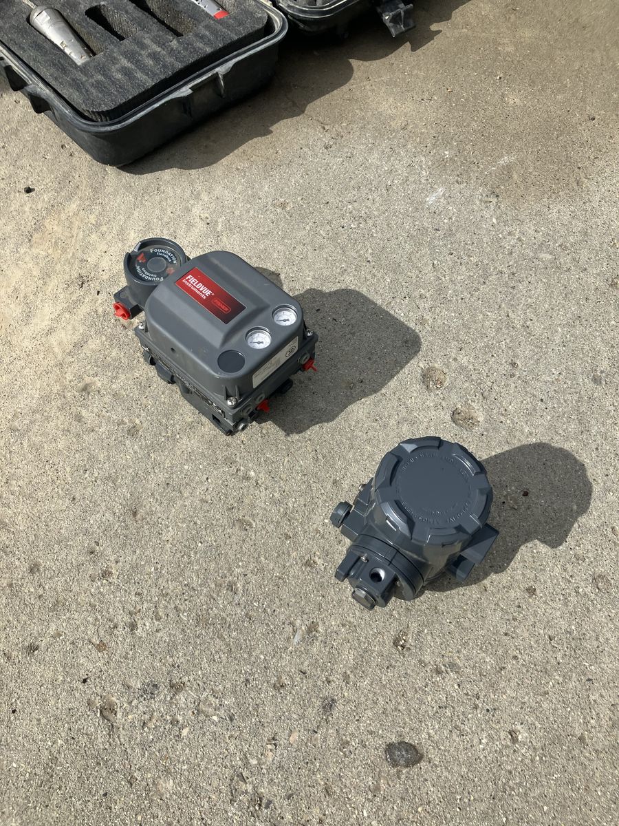 Fisher FIELDVUE DVC6200 Digital Valve Controller & Rosemount Pressure Transmitter (Used)