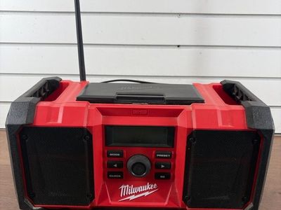MILWAUKEE TOOLS 2890-20 M18 18 VOLT JOBSITE RADIO #WCP038997