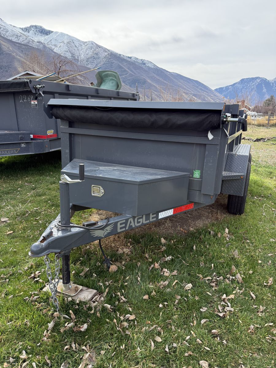 10 Ft Dump Trailer for rent