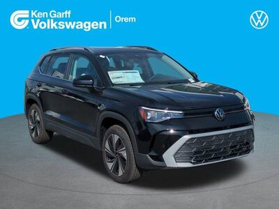 2025 Volkswagen Taos SE 4Motion