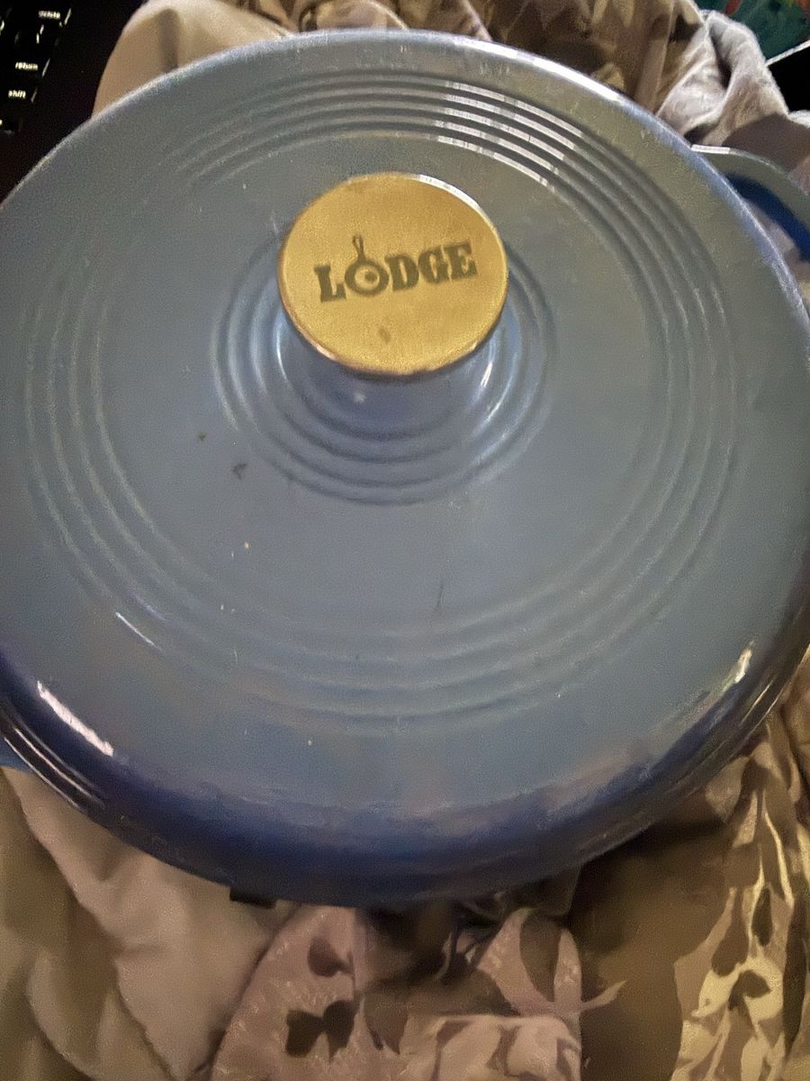 Lodge 6 Quart Enameled Cast Iron Dutch Oven - Blue with Brass Knob, Excellent Condition
