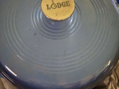 Lodge 6 Quart Enameled Cast Iron Dutch Oven - Blue with Brass Knob, Excellent Condition