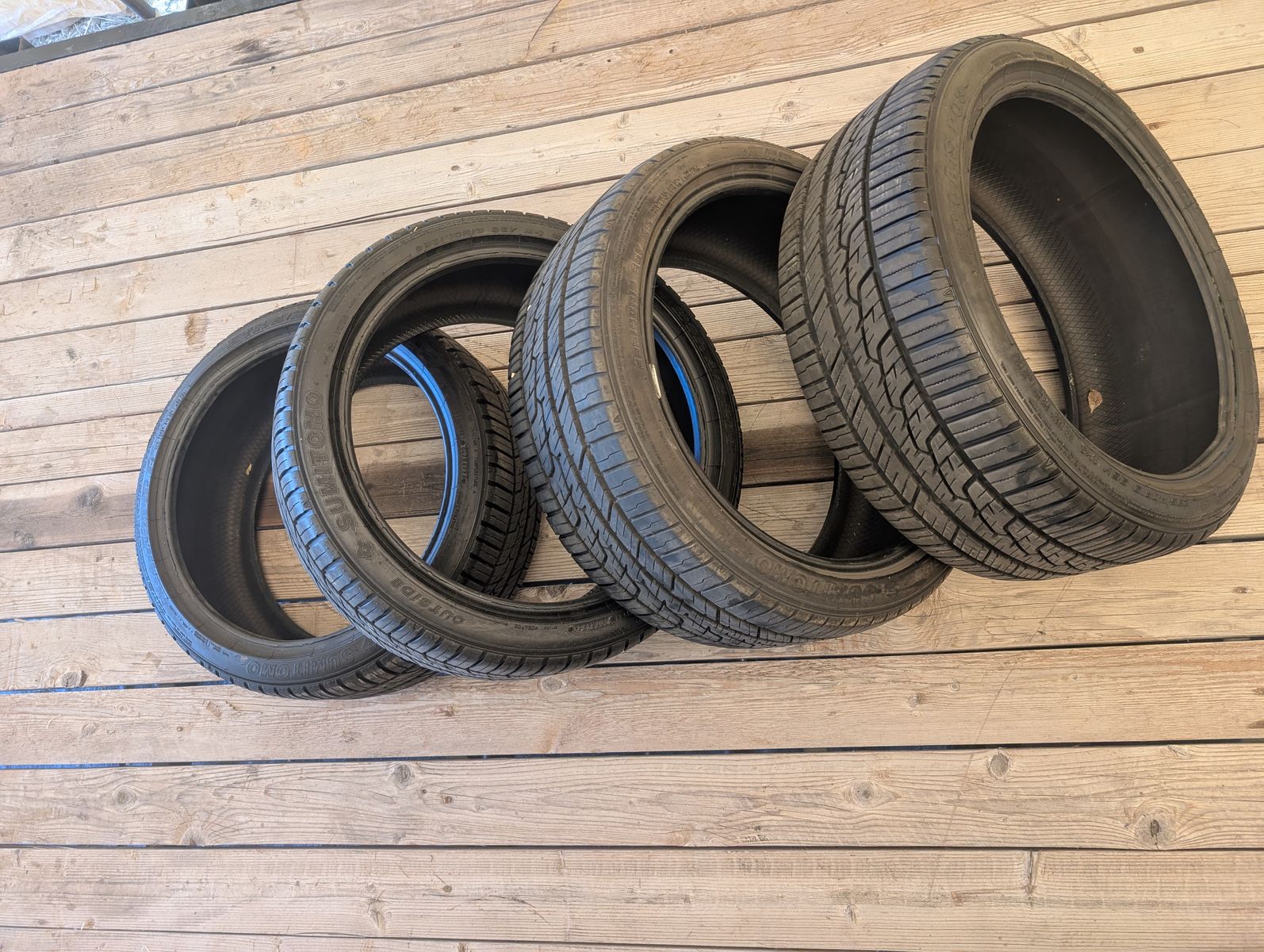 Sumitomo HTR As - 235/40/19