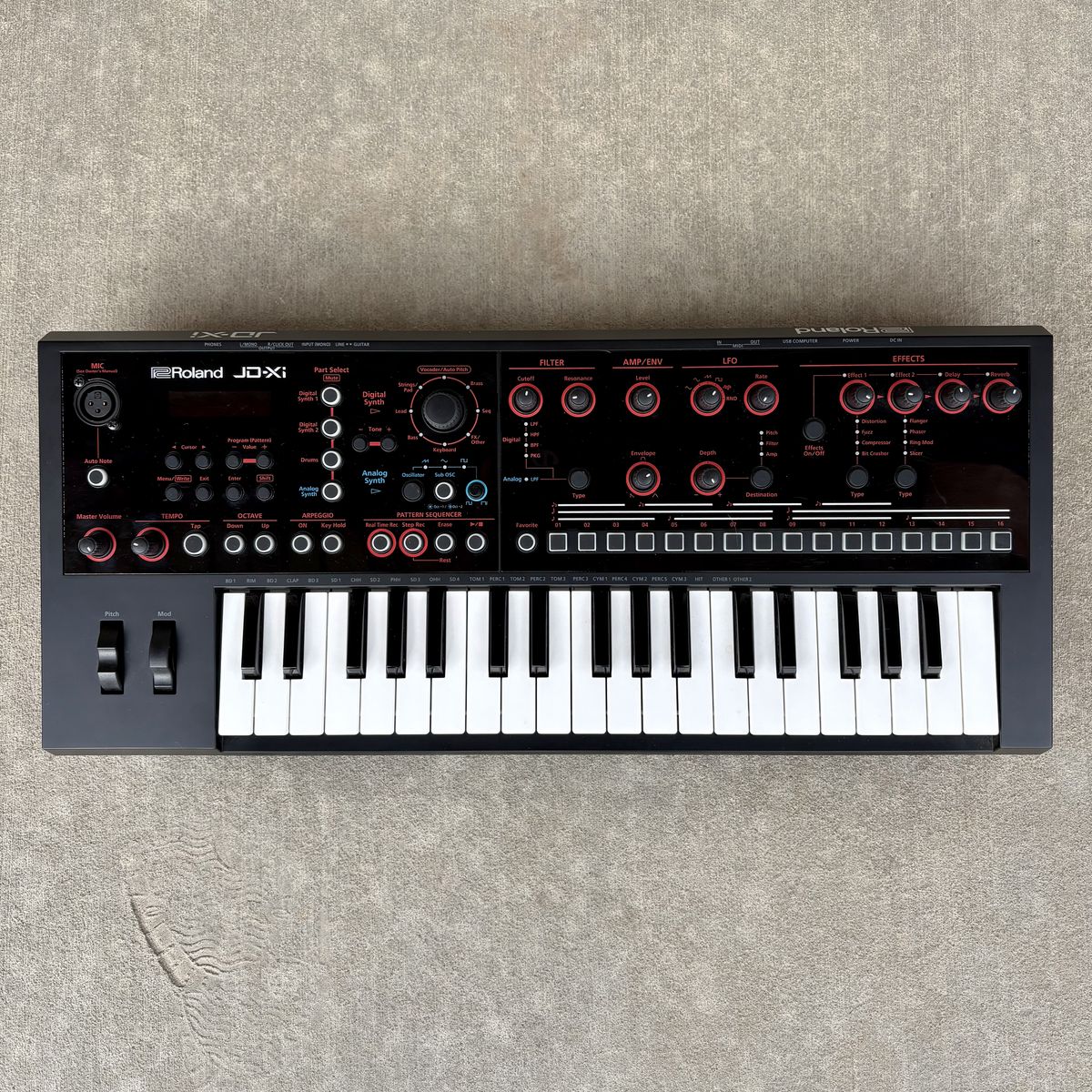 Roland JD-Xi Analog/Digital Crossover Synthesizer