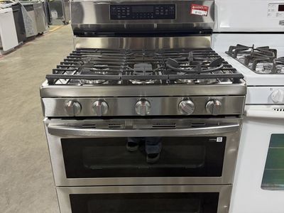 JUST LIKE NEW! BEAUTIFUL SAMSUNG FLEX DOOR DOUBLE OVEN GAS TOP RANGE