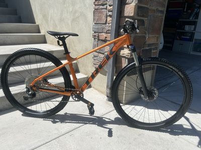 Trek Marlin 6 - Medium 29”