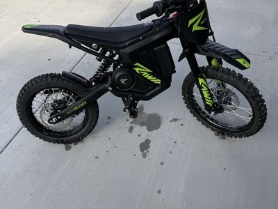Rawrr Mantis MINI R17 like new