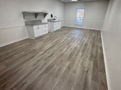 Sandy Office Space with water hookups for Rent
