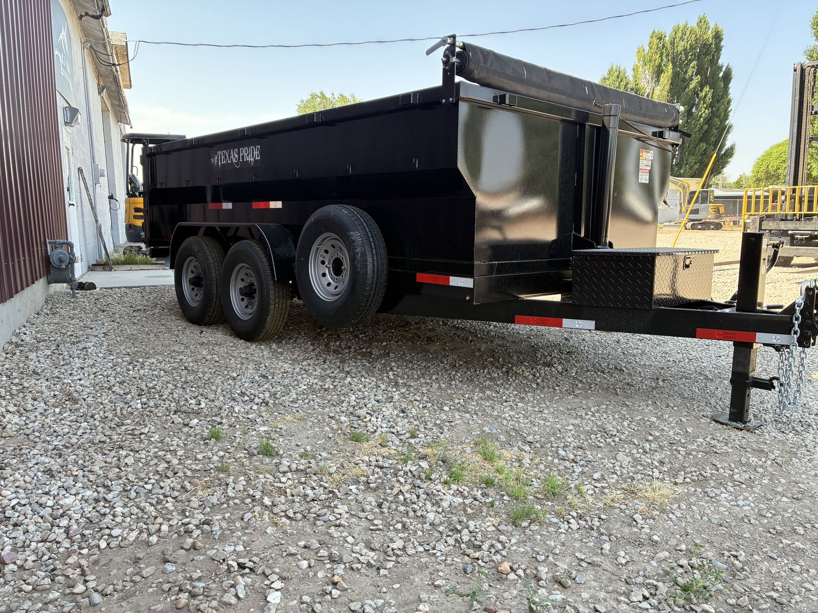 HEAVY DUTY DUMP TRAILER.  7X14X3 Bumper pull Dump Trailers