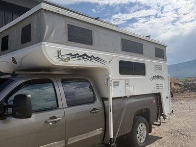 2013 Hallmark cuchara 8ft bed model 9.5ft total