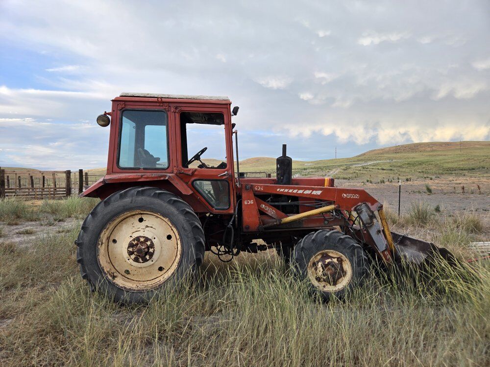 Belarus Tractor with loader