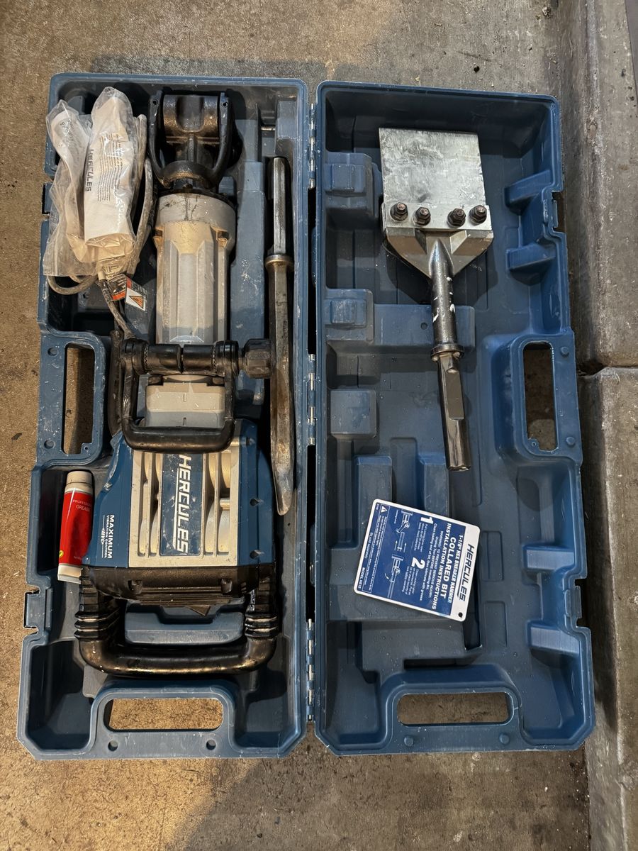 Hercules 15 Amp 1-1/8 in. Hex Breaker Jack Hammer with Dolly, Chisel, and Point Bit. Excellent Condition