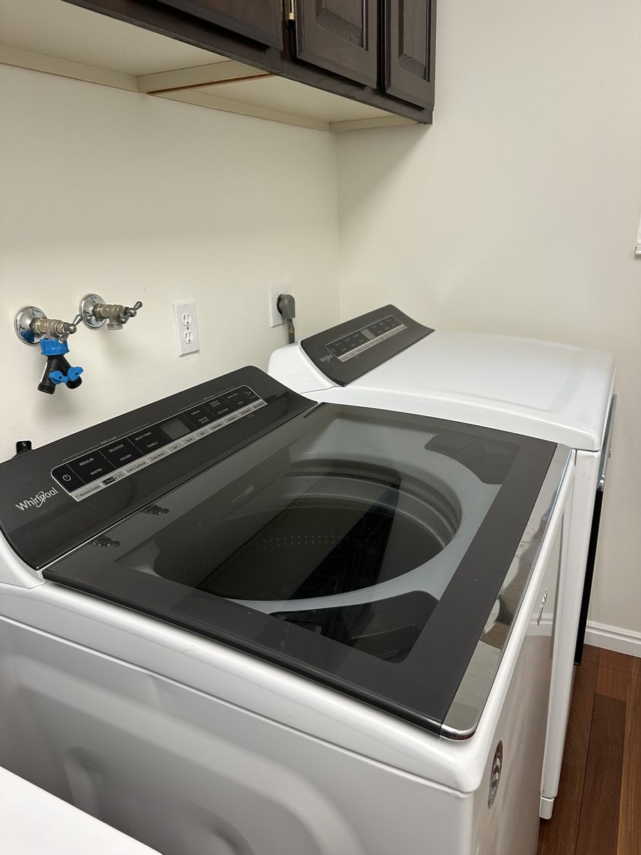 Whirlpool Extra Large Capacity Washer Dryer Set *Read Listing*