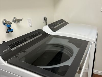 Whirlpool Extra Large Capacity Washer Dryer Set *Read Listing*