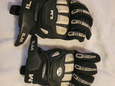 ILM motorcycle gloves, size Medium