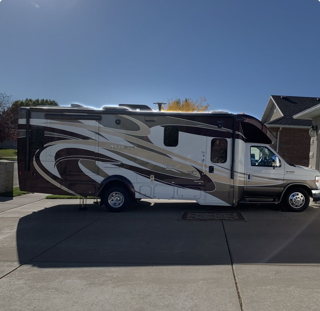 2015 Winnebago Aspect 27K