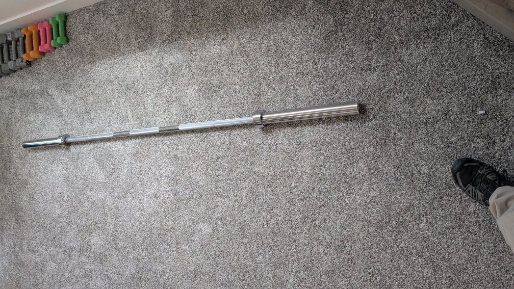7ft Olympic Barbell Bar, 500-pound capacity.