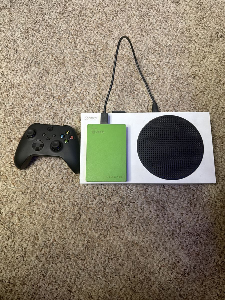 Xbox series S With 4tb external hard drive and 1tb external hard drive