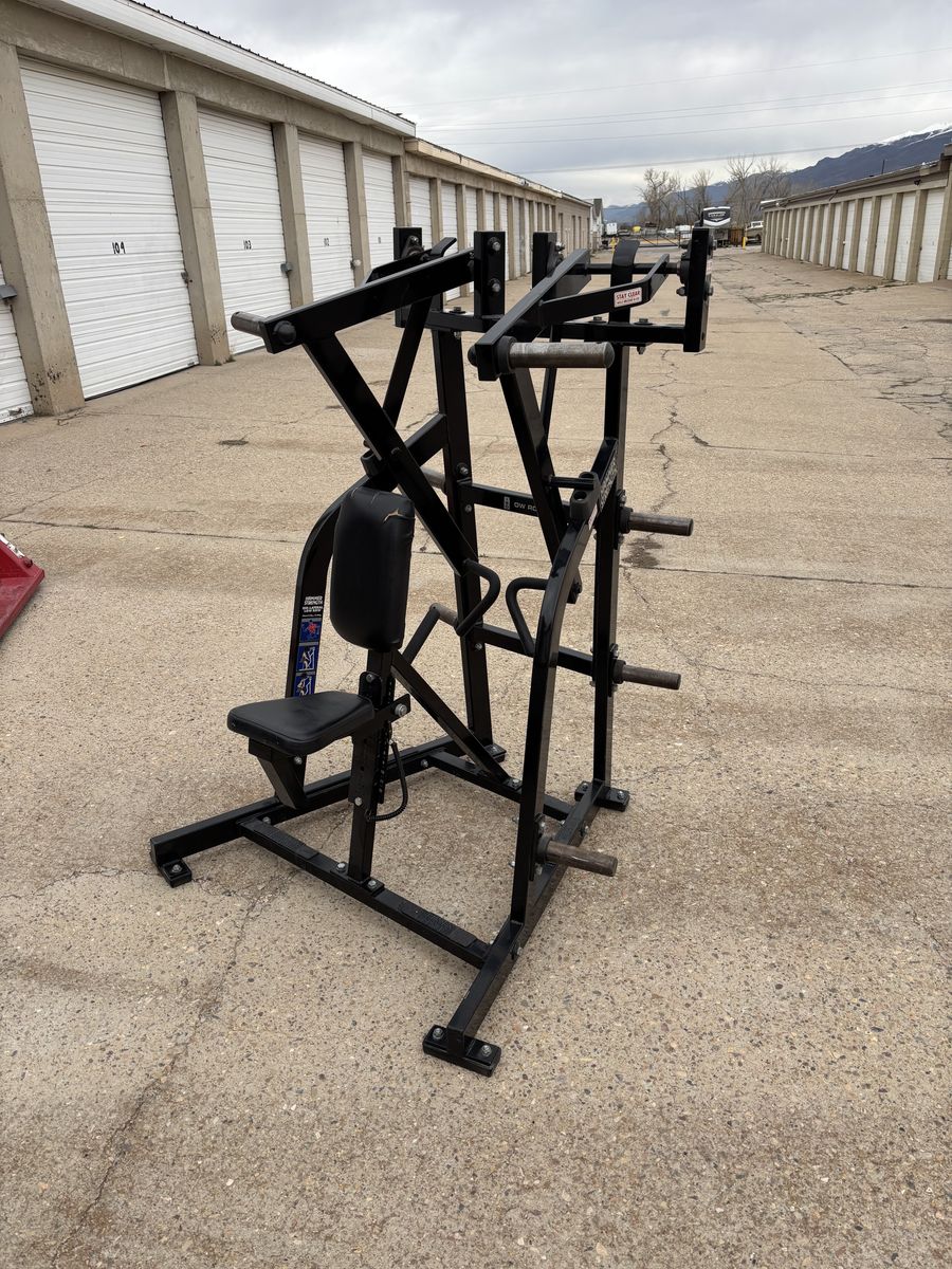 Hammer Strength Low Row Back Machine