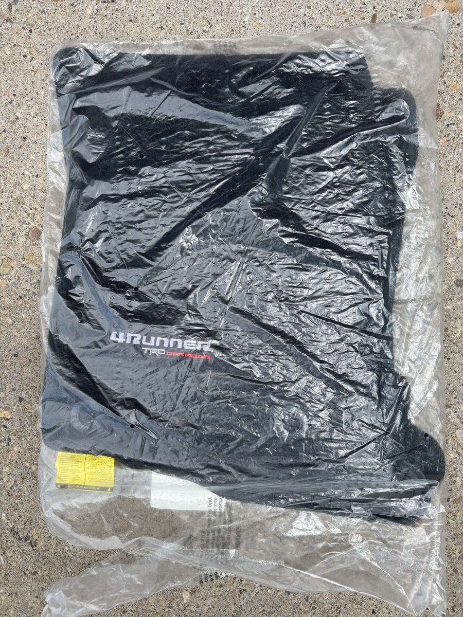 Toyota 4Runner floor mats 2020 black