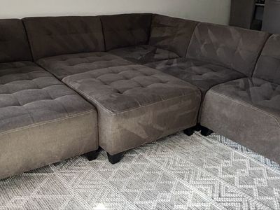 FREE DELIVERY! 5pc Modular Sectional with Ottoman