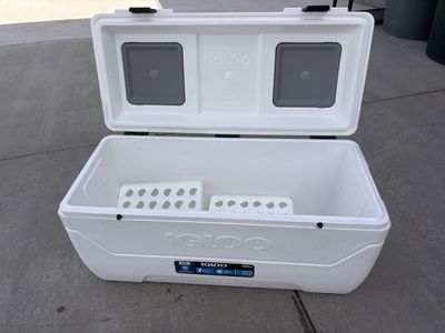 Huge igloo max old 165 quart cooler