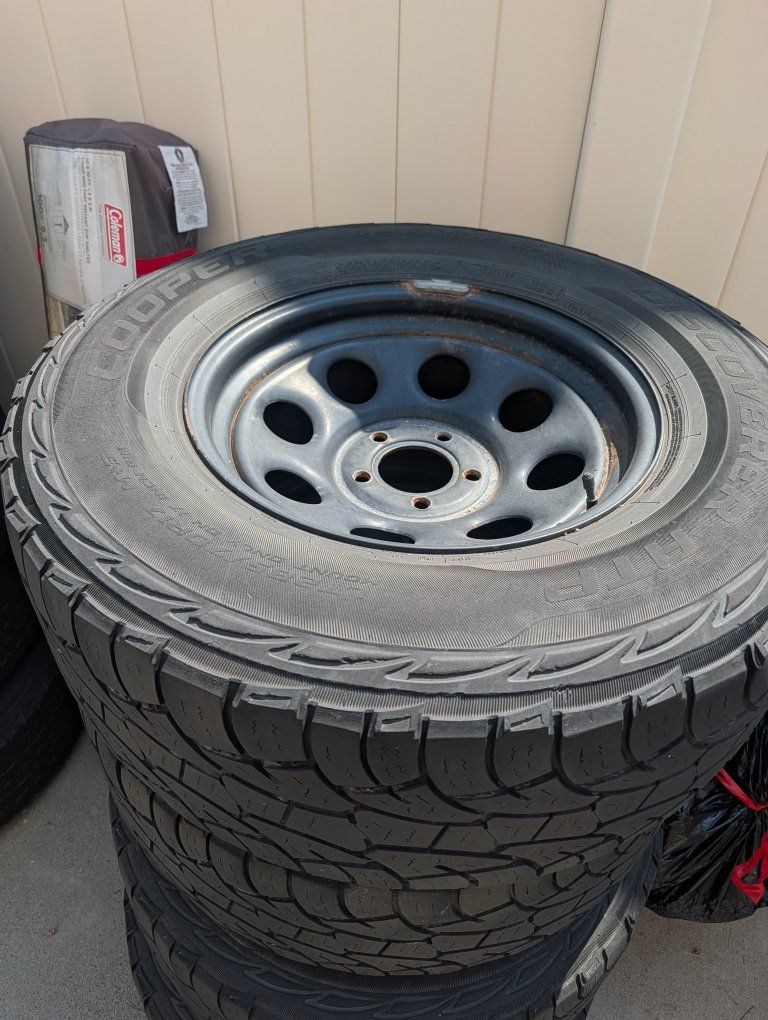4 tires of 245/75/r17