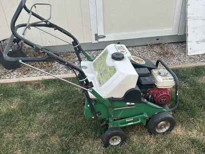 Billy Goat AE401H Aerator - 20" Working Width, Honda Engine, Self-Propelled