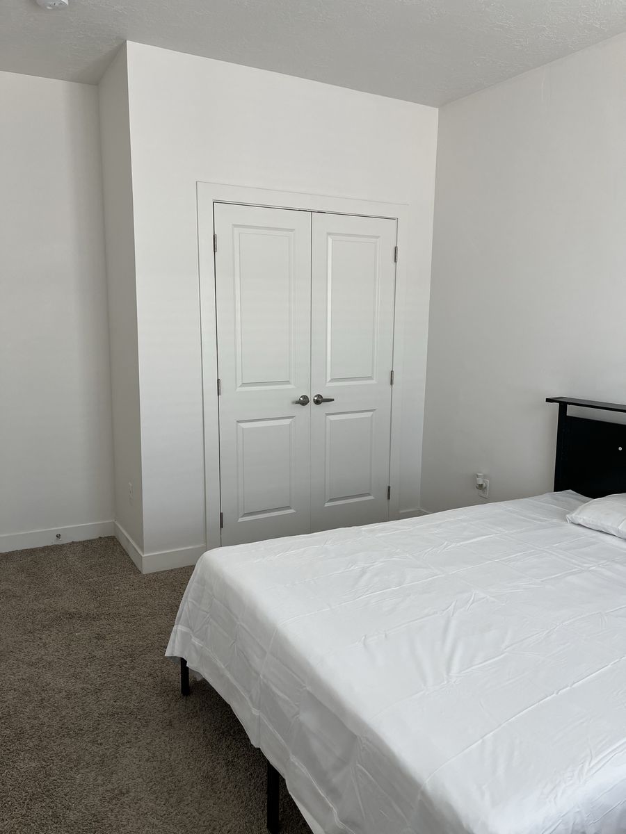 Main image 7