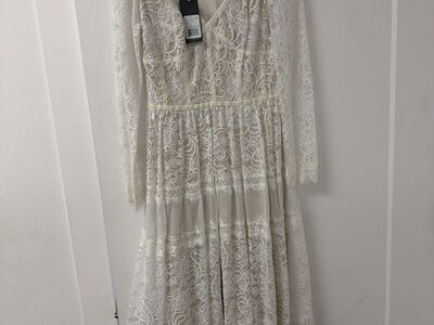 Tadashi Shoji Wedding Dress Size 6
