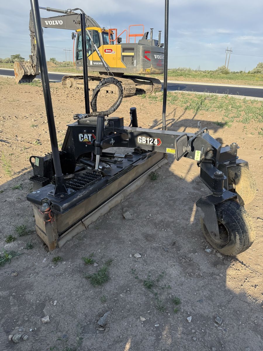 GB124 grader attachment