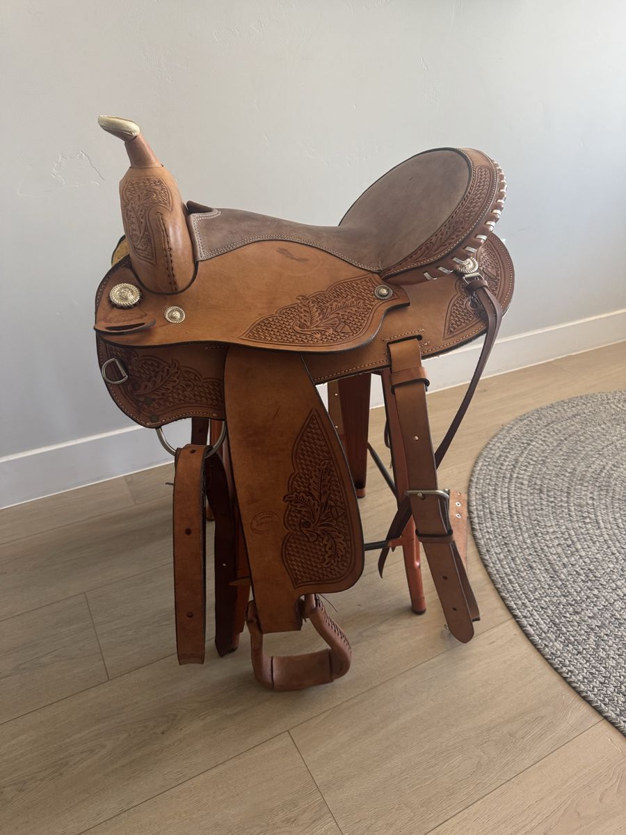 Ballard Saddle