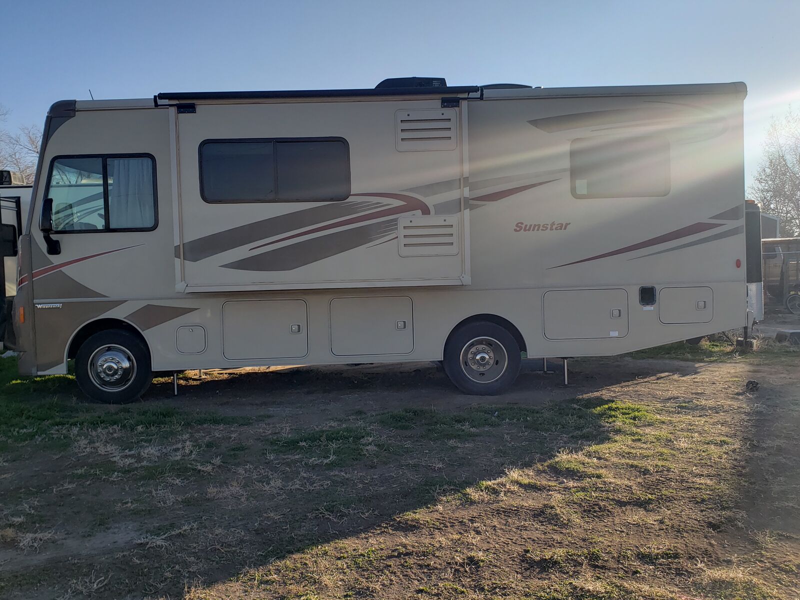 2016 Itasca Sunstar 26HE, under 20K miles, perfect for weekend getaways