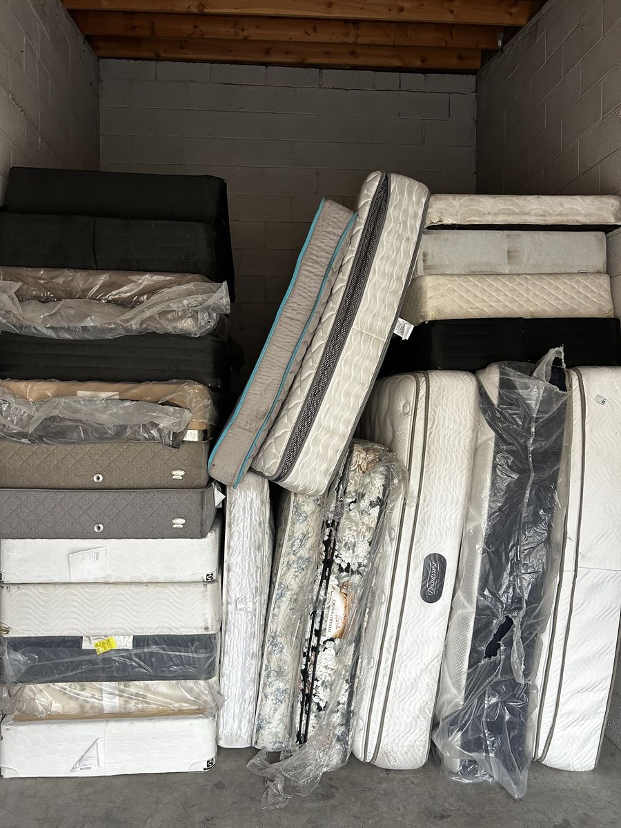 Mattresses - MUST GO - (beautyrest, dream cloud, assorted)