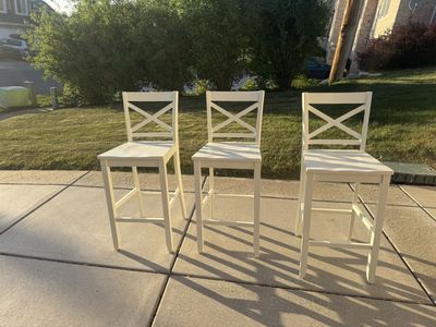 4 white barstools