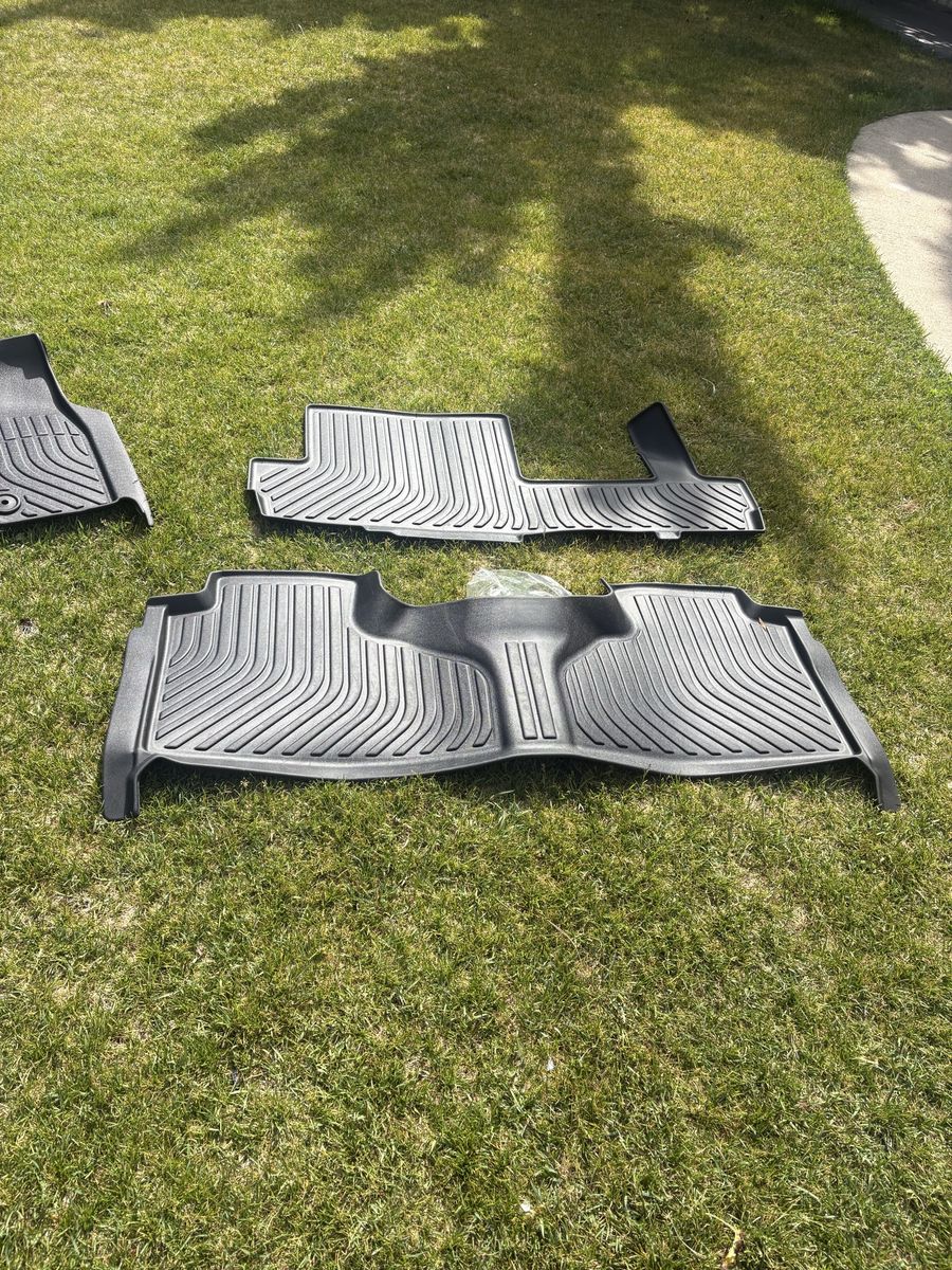 Floor mats and cargo liner for suv